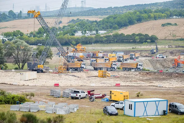 Kanal İstanbul deprem fay hattı üzerine mi inşa edilecek? Ortaya atılan iddialar sonrası AK Parti’den yalanlama