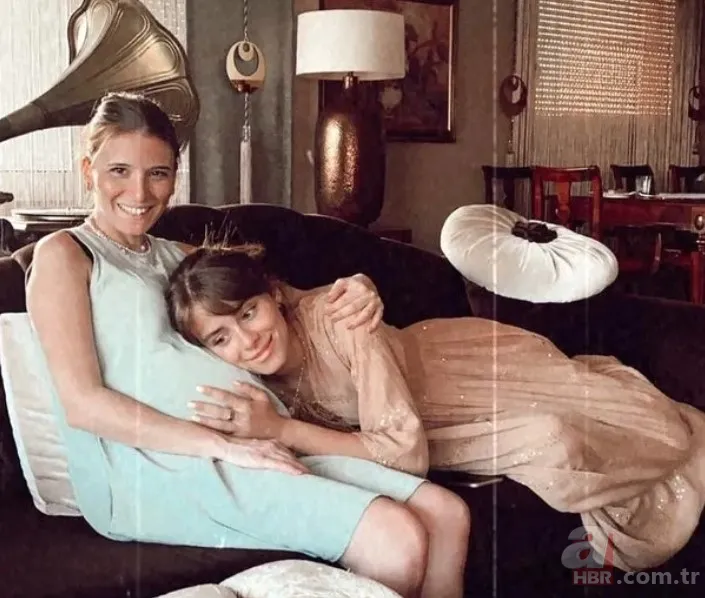 "Resmen aynısı" Piyasa'nın Münevver'i İlayda Alişan'ın bir de ablasını görün 7