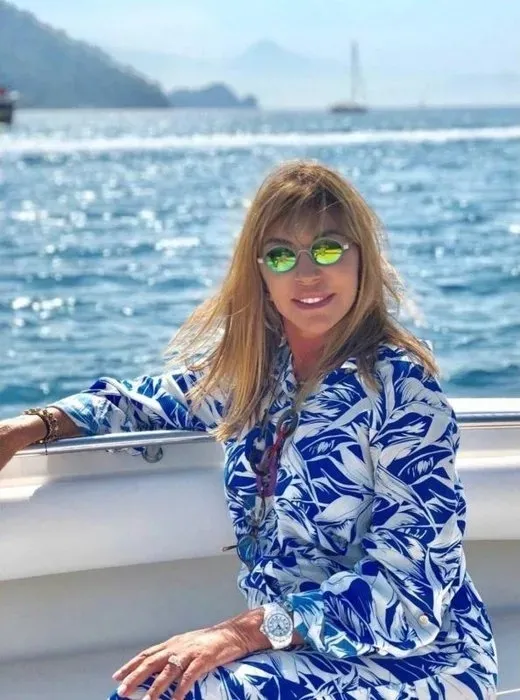 sosyetik-guzele-nazar-degdi-ameliyat-masasina-yatti-1757569292979.jpeg Kaynak: Sosyal medya