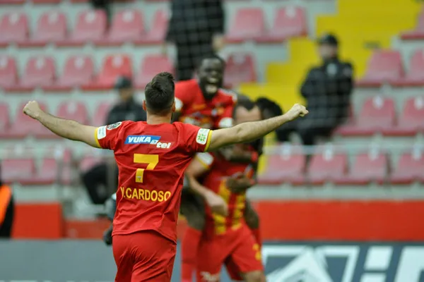 Kayserispor doludizgin ilerliyor! Kayserispor 3-1 Ümraniyespor MAÇ SONUCU