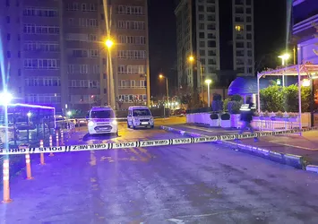 Beylikdüzü'nde silahlı saldırı! Yaralılar var...