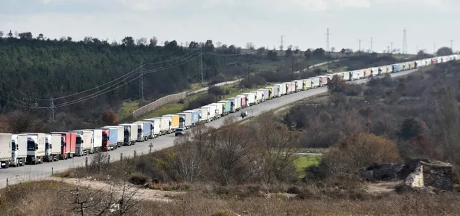 Sınırda 20 kilometrelik tır kuyruğu! Şoförler Bulgaristan'a isyan etti