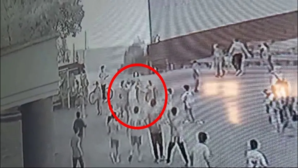 Kocaeli’de saldırgan veli öğretmeni darbetti! Gözaltına alındı: O anlar kamerada