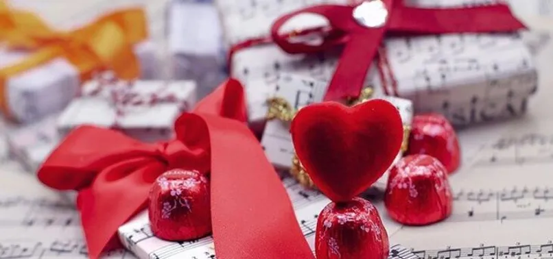 Sevgililer Günü hediyesi erkeğe-kadına ne alınır? Ucuz, pahalı, romantik ve anlamlı 14 Şubat Sevgililer Günü hediye önerileri...