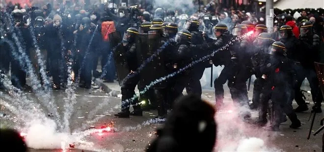 Paris’te polisin attığı gaz kapsülü AA foto muhabirini yaraladı