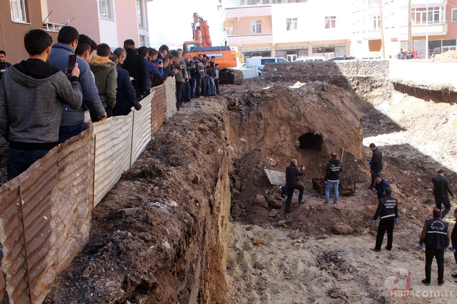 Rus komutana ait mezarın sırrı ortaya çıktı 12