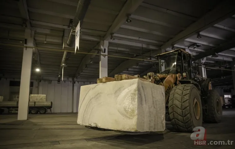 Bursa'da fuarda sergilenecek mermerler yaklaşık bin 300 TIR'la taşındı 3