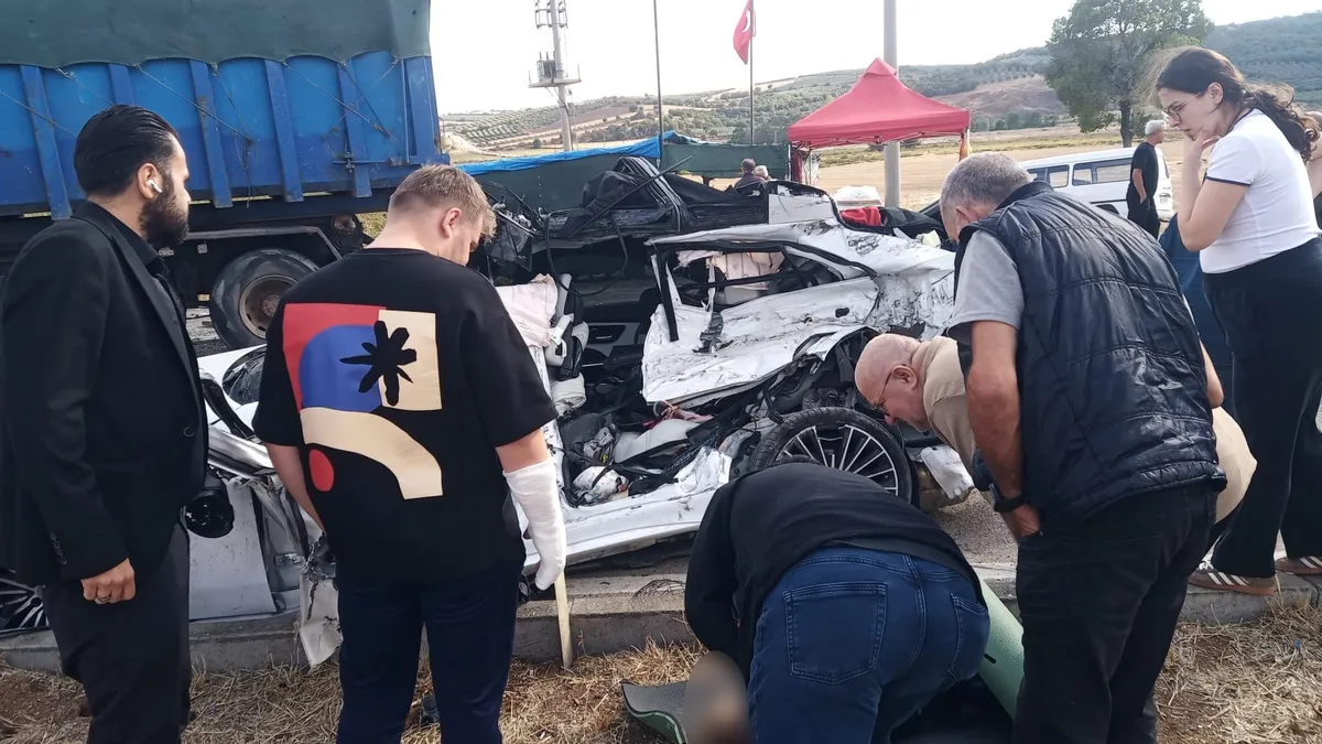 Bandırma'da feci kaza! Anne ve 3 yaşındaki kızı öldü, doğmamış bebeği de kurtarılamadı