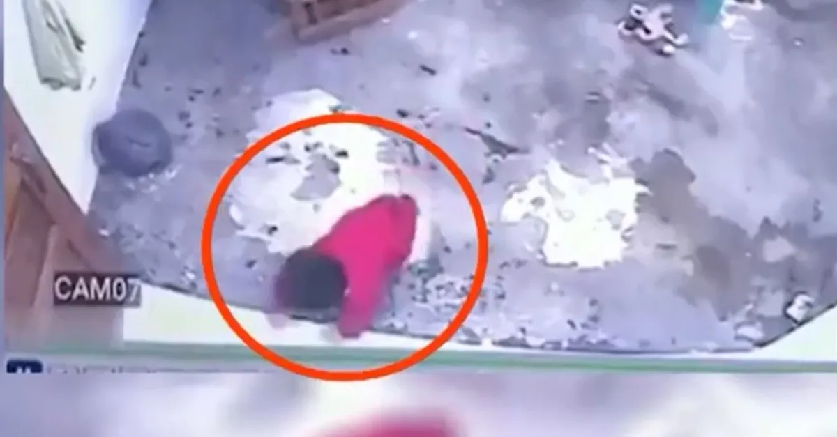 Kedinin dikkati bebeği kurtardı