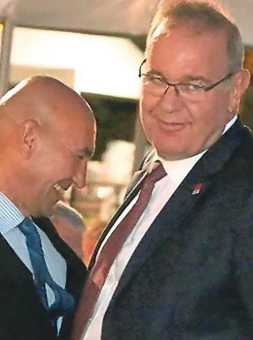 İzmir'de korona sofrası kuran CHP utanmadan hükümeti suçladı - 2