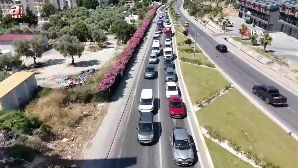 Kuşadası tatilcilerin akınına uğradı