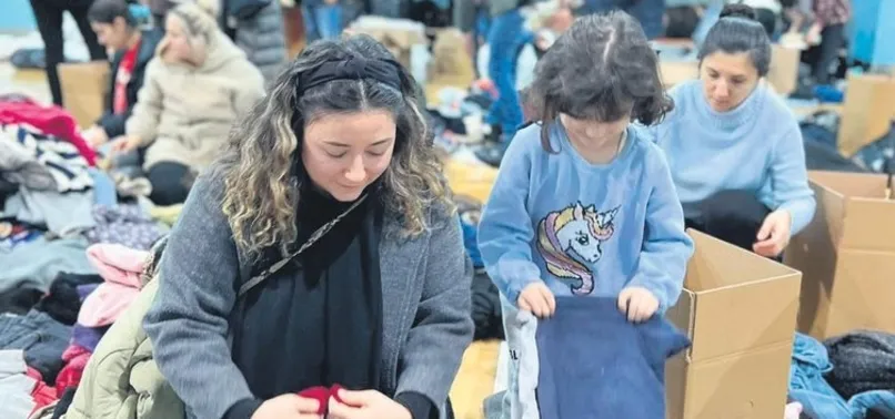 Deprem bağışlarında en ön sıradalar! Küçük çocuklar büyük kalpler