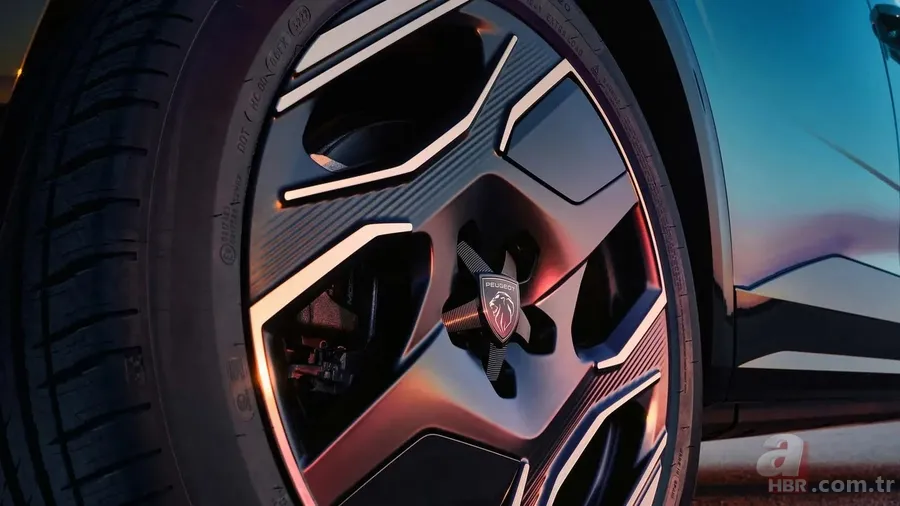Benzinli araçların yakıt tüketimini yakaladı! 2024 Peugeot e-3008 tek şarj ile 700 KM menzil sunuyor! İşte detaylar… 14