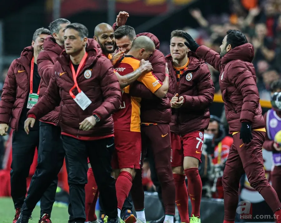 Feghouli attı, Terim sevinçten havalara uçtu! Galatasaray - Kayserispor maçından çarpıcı kareler 16