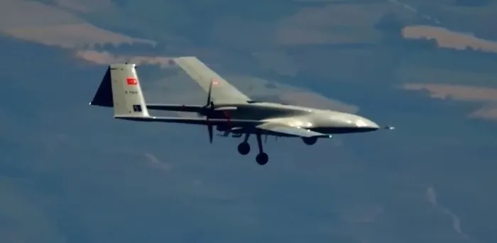 bayraktar-tb2den-dunyada-bir-ilk-dunya-havacilik-tarihi-boylesini-gormedi-sihalar-bile-yapamadi-1717175129015.jpg Bayraktar TB2'den dünyada bir ilk! Dünya havacılık tarihi böylesini görmedi: SİHA'lar bile yapamadı