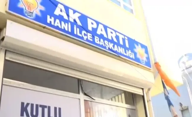 Diyarbakır'da provokatif saldırı! AK Parti Hani İlçe Başkanlığı'na molotofkokteyli atıldı - 5