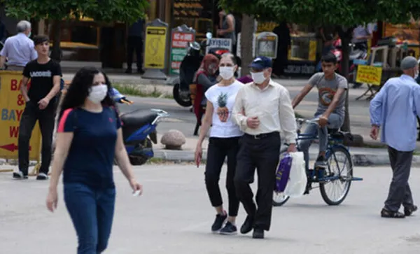 Sağlık Bakanı Fahrettin Koca’dan son dakika açıklaması! İşte vakaların en çok arttığı ve azaldığı iller!