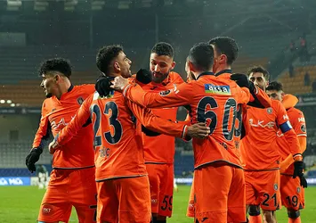 UEFA Avrupa Konferans Ligi'ndeki temsilcimiz Başakşehir Belçika'da avantaj için sahaya çıkacak