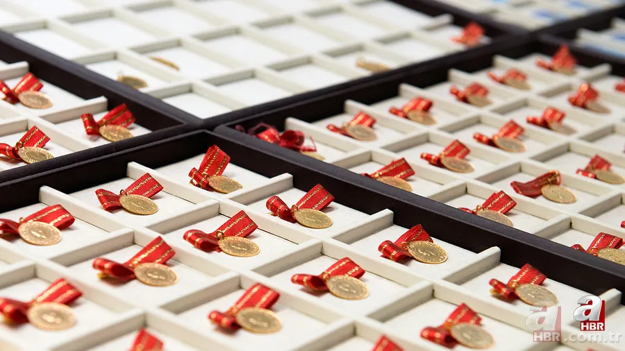 Açıklama geldi, "Artık diyebilirim..." Altın fiyatlarında tahmin netleşti! Güvenilir limanda sular durulmuyor! Yeni evlenecekler... 9