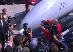 Başkan Erdoğan, Akıncı İnsansız Hava Aracı'nı imzaladı!