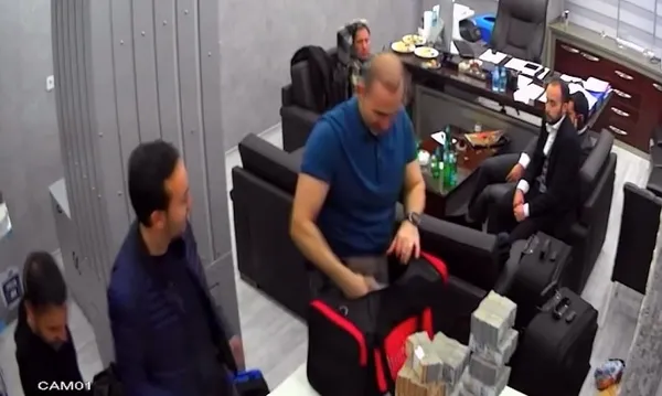 CHP’deki kara para trafiğinin kilit ismi Karabat! Her taşın altından Ekrem İmamoğlu’nun yol arkadaşı çıkıyor | Soruşturma başkanlara sıçradı