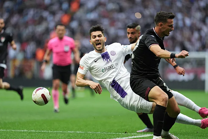 Elazığspor 3. Lig Play-Off finalinde 52 Orduspor’u mağlup ederek bir üst lige yükseldi!