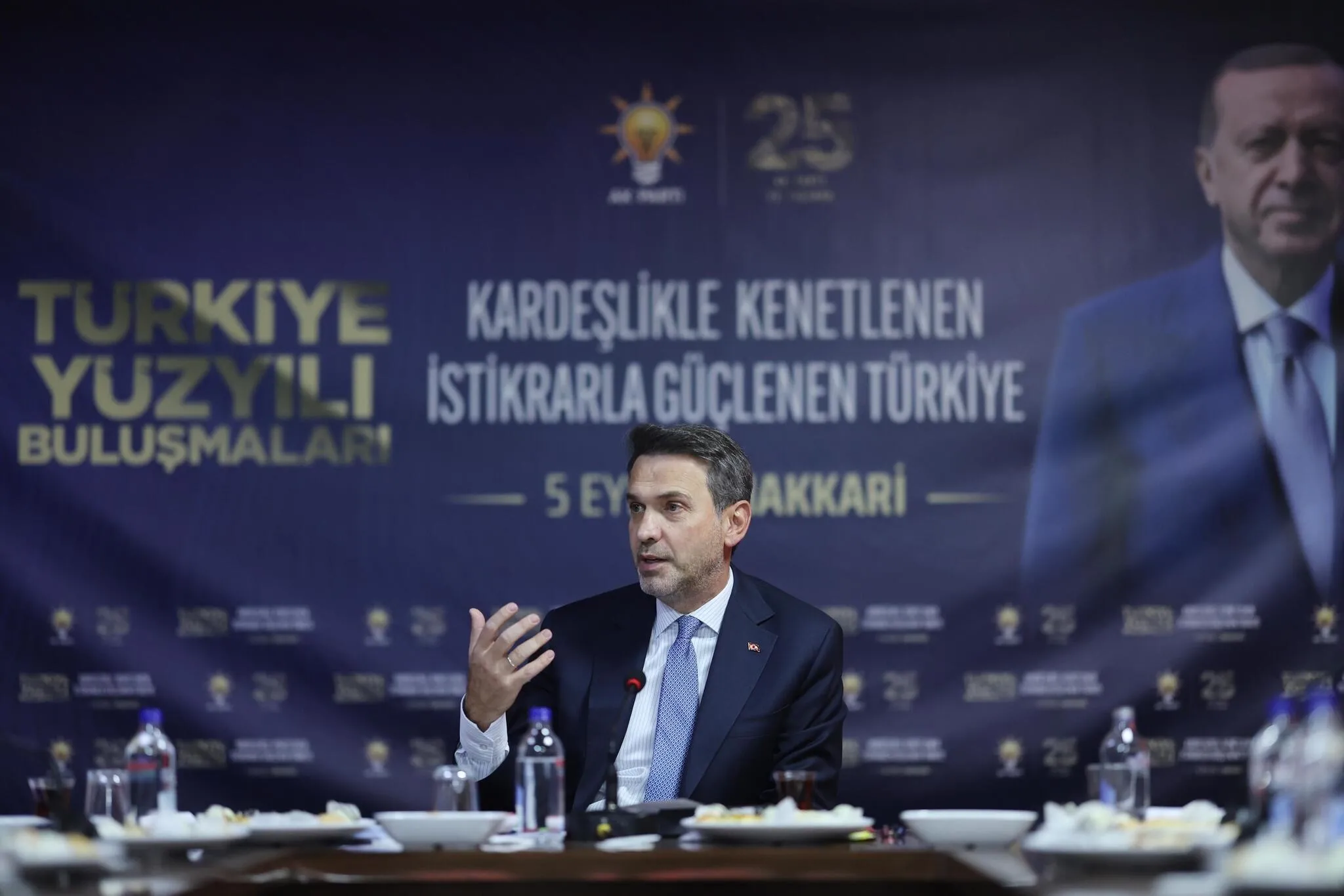 Bakan Bayraktar’dan Hakkari’de Terörsüz Türkiye mesajı: Bölgedeki bütün illerimiz adeta yıldız gibi parlayacak