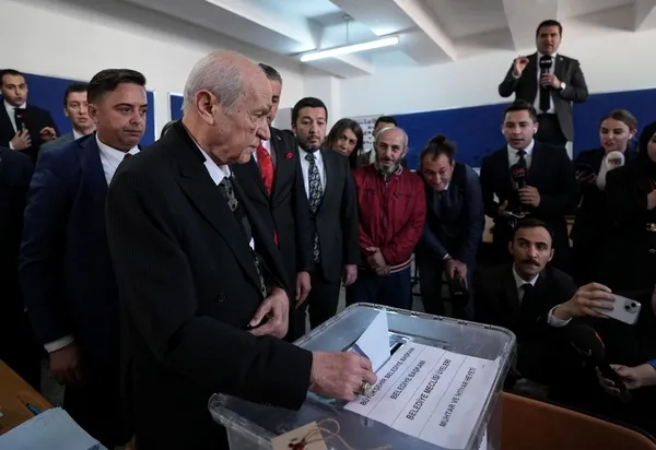 mhp-genel-baskani-devlet-bahceli-oyunu-kullandi-tum-milletimize-tesekkur-ediyorum-1711883130340.jpg MHP Genel Başkanı Devlet Bahçeli oyunu kullandı: Tüm milletimize teşekkür ediyorum - 3