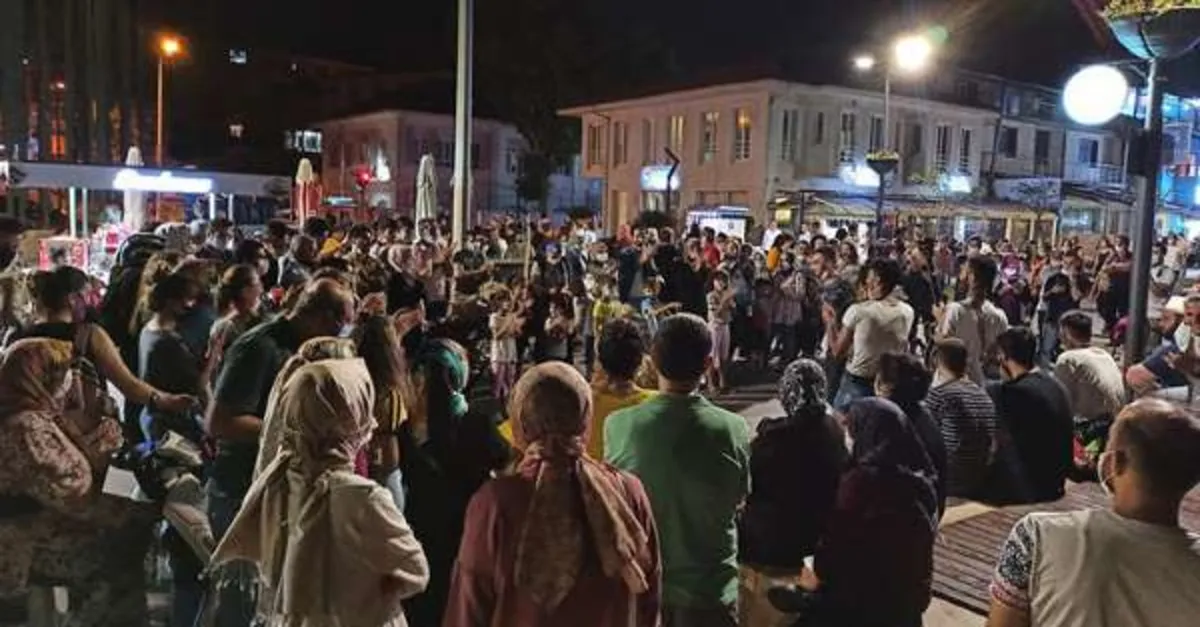 İçişleri Bakanlığı'ndan yeni koronavirüs genelgesi! Bu geceden itibaren kafe ve restoranlarda canlı müzik olmayacak