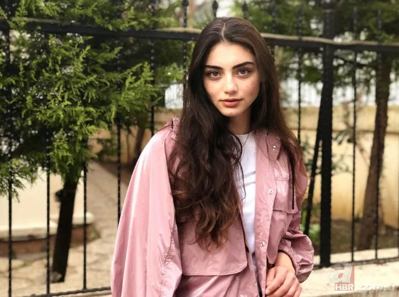 Kuruluş Osman dizisinin Bala Hatun'u Özge Törer erkek kardeşiyle poz verdi! İki kardeşin benzerliği pes dedirtti 2