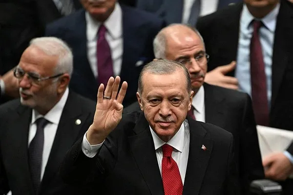 Başkan Erdoğan’dan yerel seçimin işaret fişeği: Yeniden İstanbul