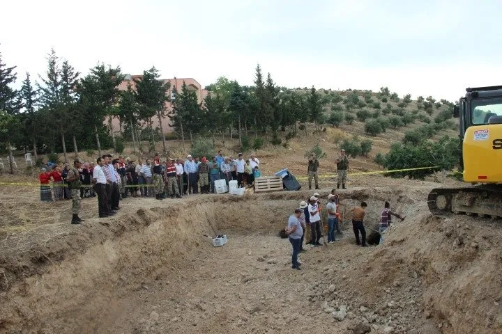Kazı sırasında bulundu vatandaşlar akın ediyor