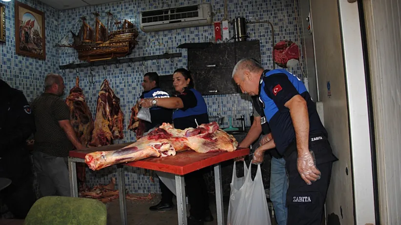 1 ton bozuk ve kokmuş eti vatandaşa yedireceklerdi! Yakalandılar