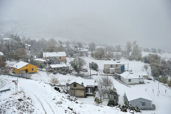 Meteoroloji'den sarı ve turuncu kodlu uyarı! Kar ve sağanak geliyor ❄ Hangi ilde kar hangi ilde yağmur yağacak? ⛈ İstanbul için saat verildi - 2