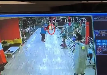 Ankara'da kan donduran cinayet anları kamerada! 3 yaşındaki çocuğunun gözleri önünde...