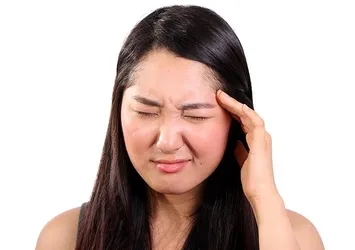 Şiddetli baş ağrıları görme bozukluğu yapabilir!