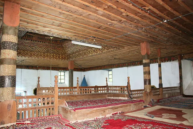 Tek bir çivi çakılmadan yapılan cami 354 yıldır ayakta - 2