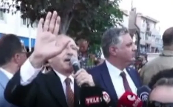 yalovada-kilicdaroglunun-yuzunu-dusuren-pankart-ayni-kelimeleri-kullanip-durdu-1660752475823.jpg Yalova'da Kılıçdaroğlu'nun yüzünü düşüren pankart - 5