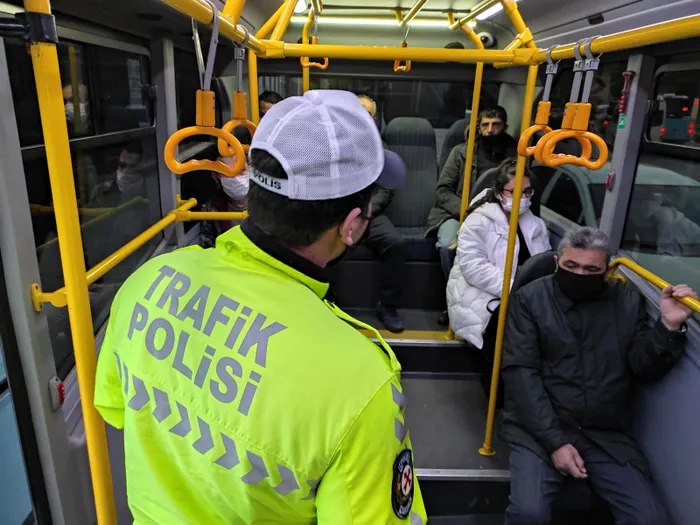 Son dakika: İçişleri Bakanlığı'ndan 81 ile yeni koronavirüs genelgesi! İstanbul'da yoğunlaştırılmış denetimler başladı - 4