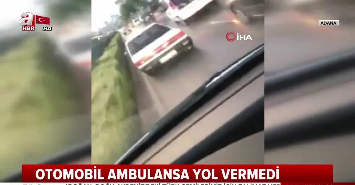 Hasta taşıyan ambulansa engel oldu |Video