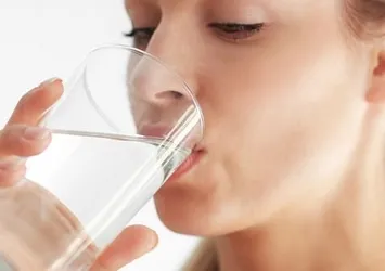 11 bardak suyun kadın sağlığına etkisi
