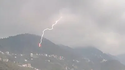 Yıldırım düşme anı kamerada