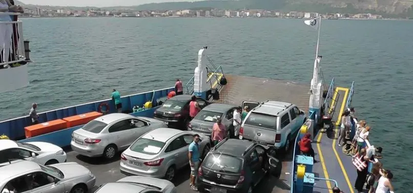 Deniz ulaşımına fırtına engeli! Yola çıkacaklar dikkat