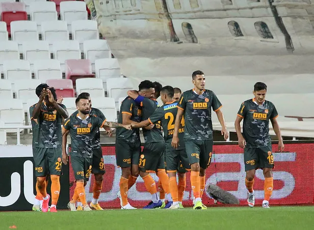 sivasspor-alanyaspor-maci-ne-zaman-hangi-kanalda-2022-ziraat-turkiye-kupasi-ztk-yari-final-rovans-maci-saat-ka-1652253180787.jpg Sivasspor Alanyaspor maçı ne zaman, hangi kanalda? 2022 Ziraat Türkiye Kupası (ZTK) yarı final rövanş maçı saat kaçta - 5