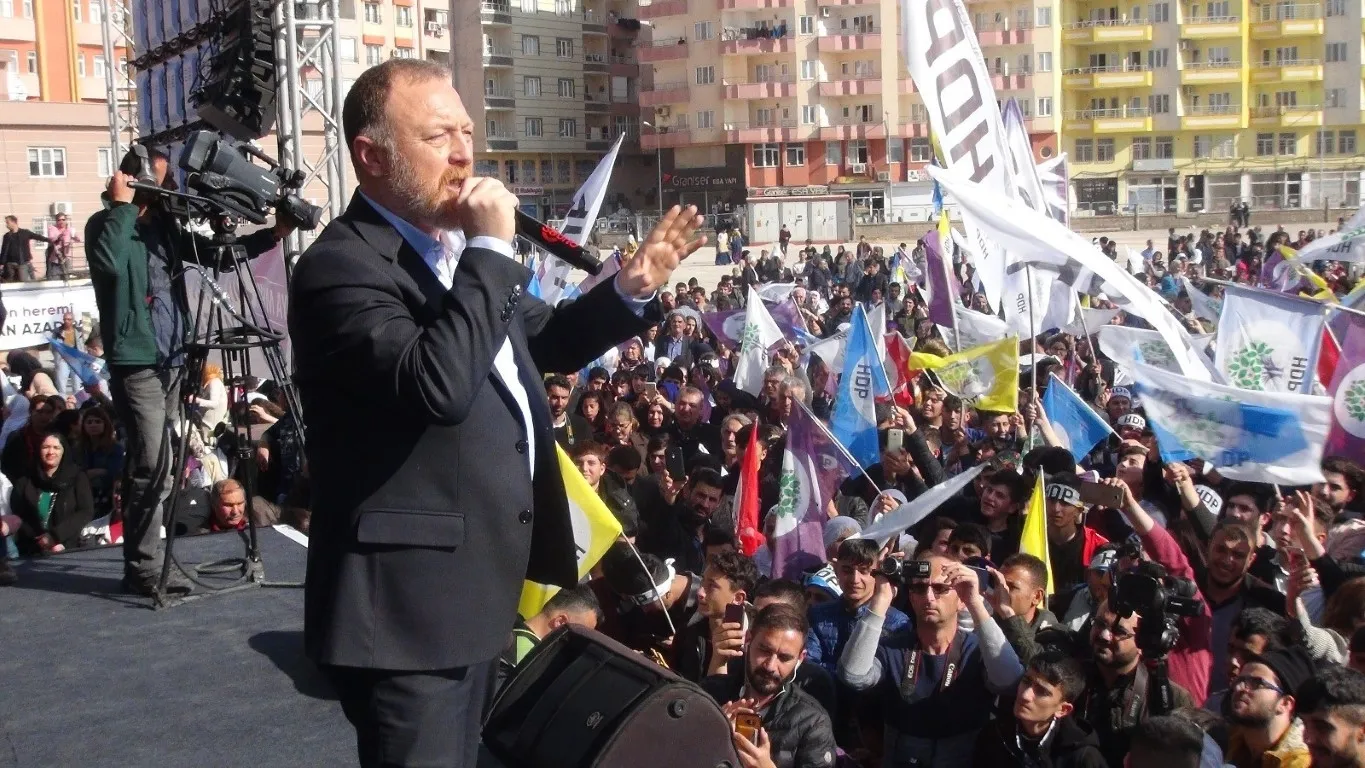 HDP mitinginde ‘Kürdistan’ ve ‘Öcalan’ propagandası