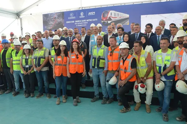 Avrupa ve Asya arasındaki geçiş koridoru! Gebze OSB-Darıca Metro Hattı’nda ilk kaynak Bakan Uraloğlu’ndan