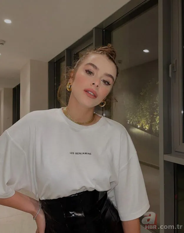 Gökçe Akyıldız kız kardeşini paylaştı! Güzelliği hayran bıraktı 24