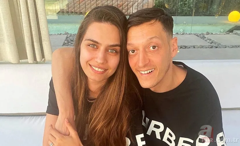 AK Parti MKYK üyesi Mesut Özil'den Espressolab paylaşımı: "10 numara kahve" 2