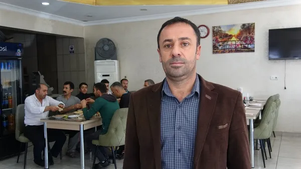 vanda-panik-anlari-soluk-borusuna-yiyecek-kacti-son-anda-kurtarildi-1666593601026.jpg Van’da panik anları! Soluk borusuna yiyecek kaçtı son anda kurtarıldı - 3