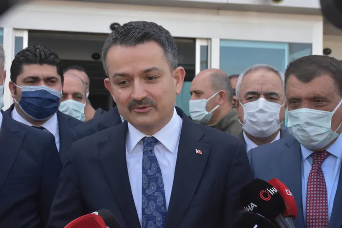 Son dakika: Tarım Bakanı Bekir Pakdemirli'nin uçağı havada arızalandı! Acil iniş yaptı - 6